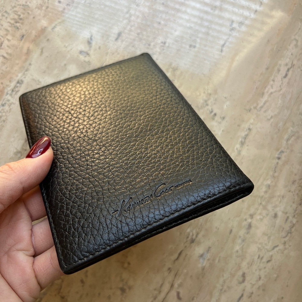 Kenneth Cole passport cover